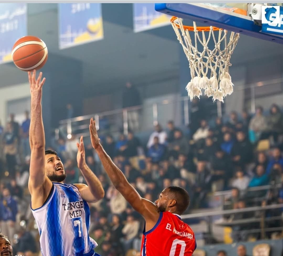 الدورة الرابعة اياب من بطولة القسم الممتاز لكرة السلة :  الفتح الرياضي يستعيد الريادة