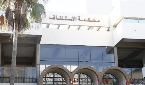 وفاة الشخص الذي قفز من نافذة بالطابق الرابع بمقر الفرقة الوطنية للشرطة القضائية بالدار البيضاء.. تعدد إصابات الهالك تتوافق مع وضعية إلقاء المعني بالأمر بجسده من النافذة (بلاغ)